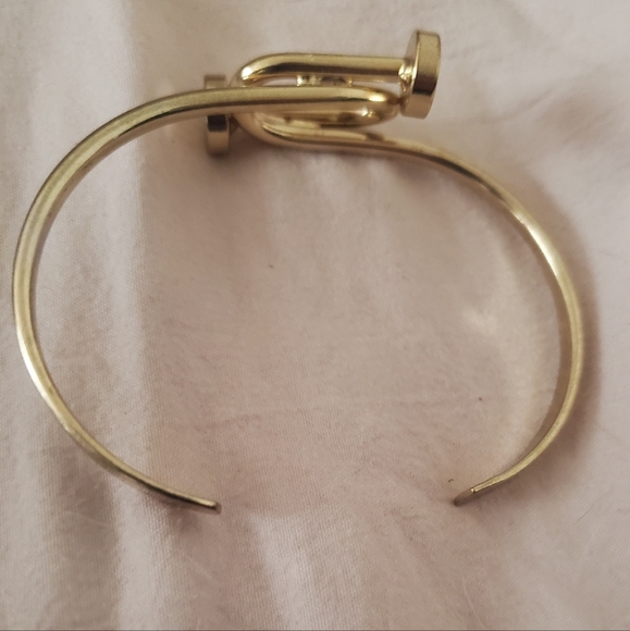 New Twisted Nail Head Gold Cuff Bracelet. - Picture 6 of 15